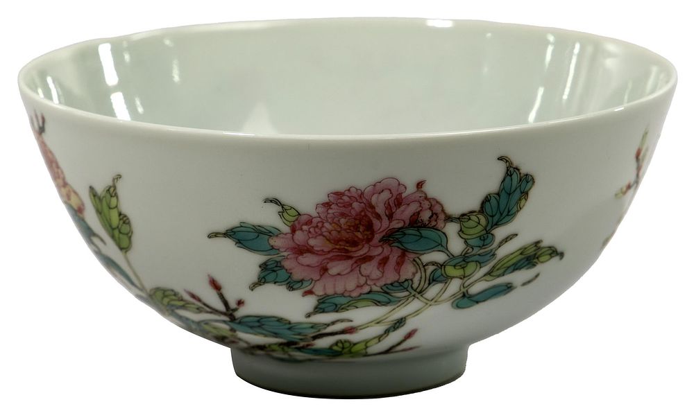 Lot 302: Chinese Famille Rose Porcelain Bowl