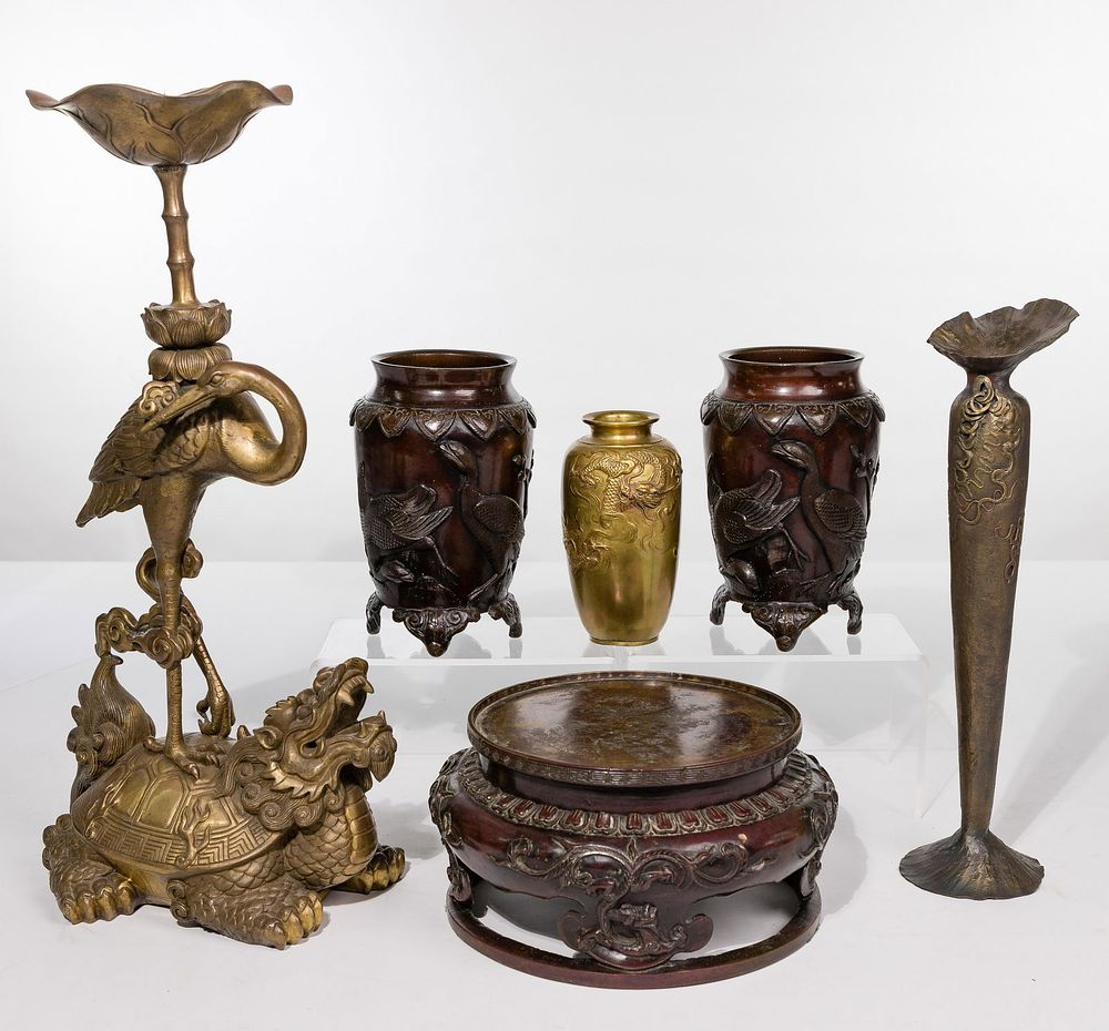 Lot 324: Japanese Style Bronze Assortment