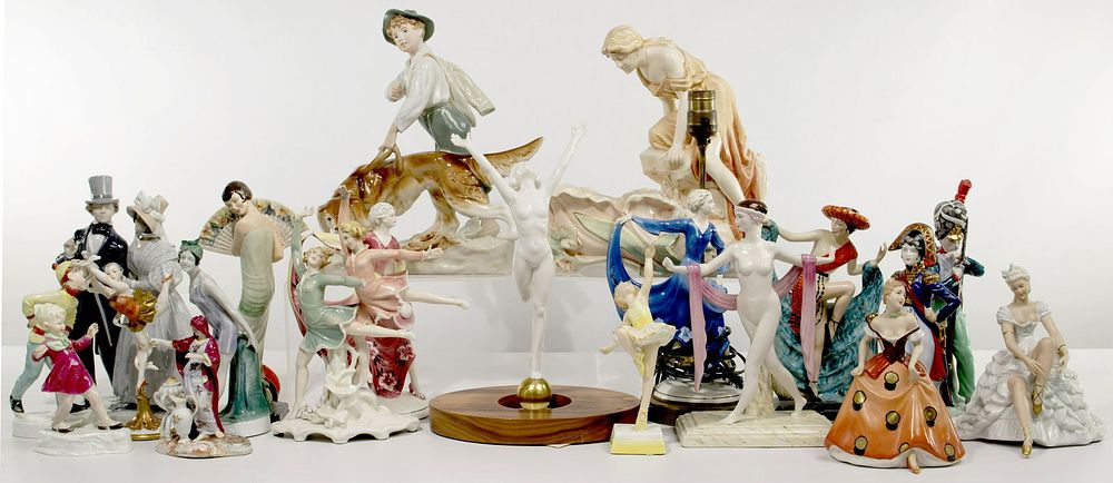 Lot 378: Porcelain Figurine Assortment