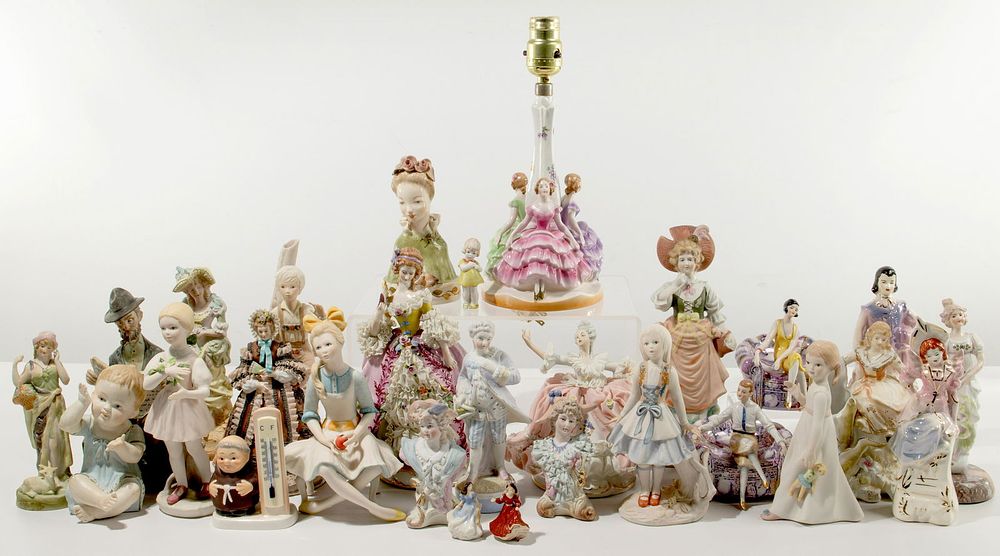 Lot 379: Porcelain Figurine Assortment
