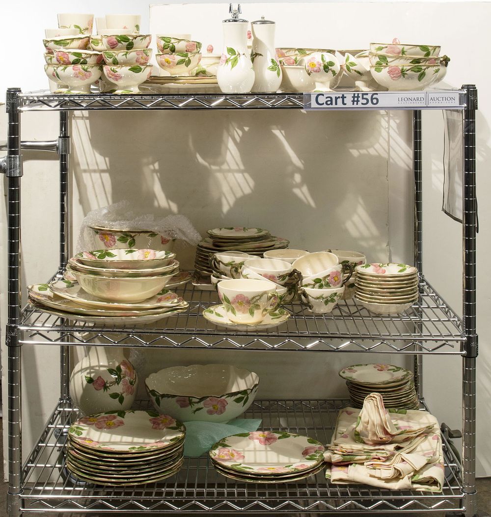 Lot 449: Franciscan 'Dessert Rose' Tableware Assortment