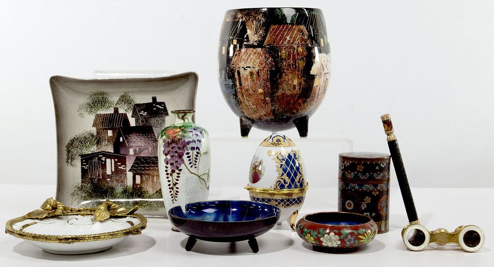 Lot 501: Decorative Object Assortment