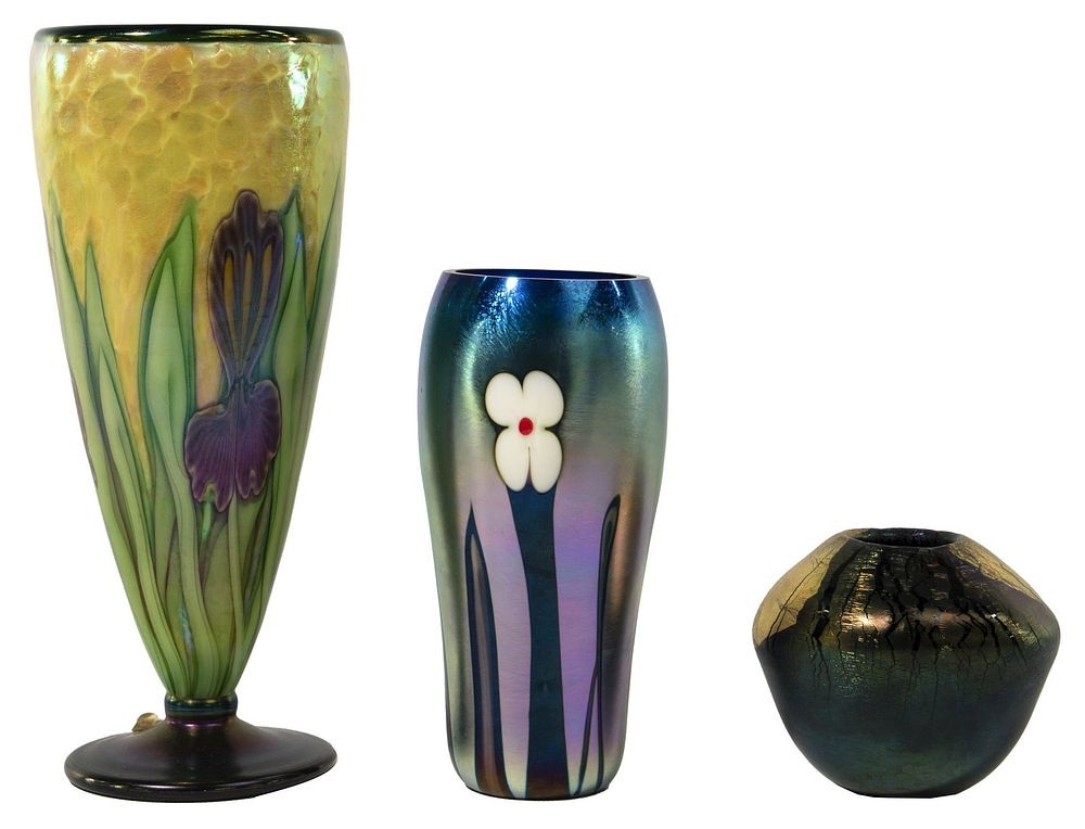 Lot 571: Orient & Flume Art Glass Vase Assortment