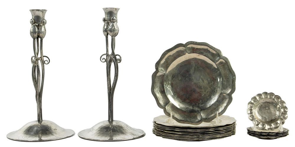 Lot 223: Pewter and Metal Object Assortment