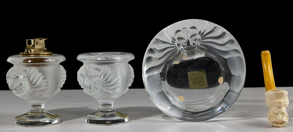 Lot 215: Lalique Crystal 'Lion Head' Smoking Set