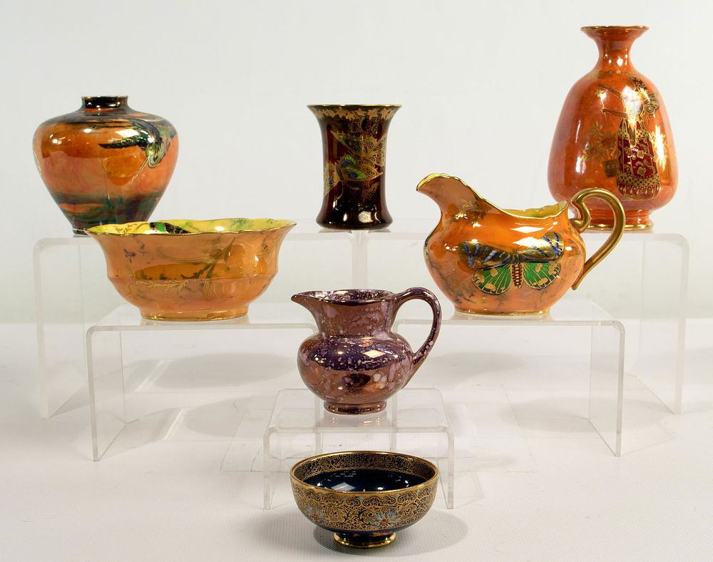 Lot 231: British Lustre Porcelain Assortment