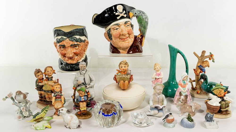 Lot 299: Porcelain and Crystal Figurine Assortment
