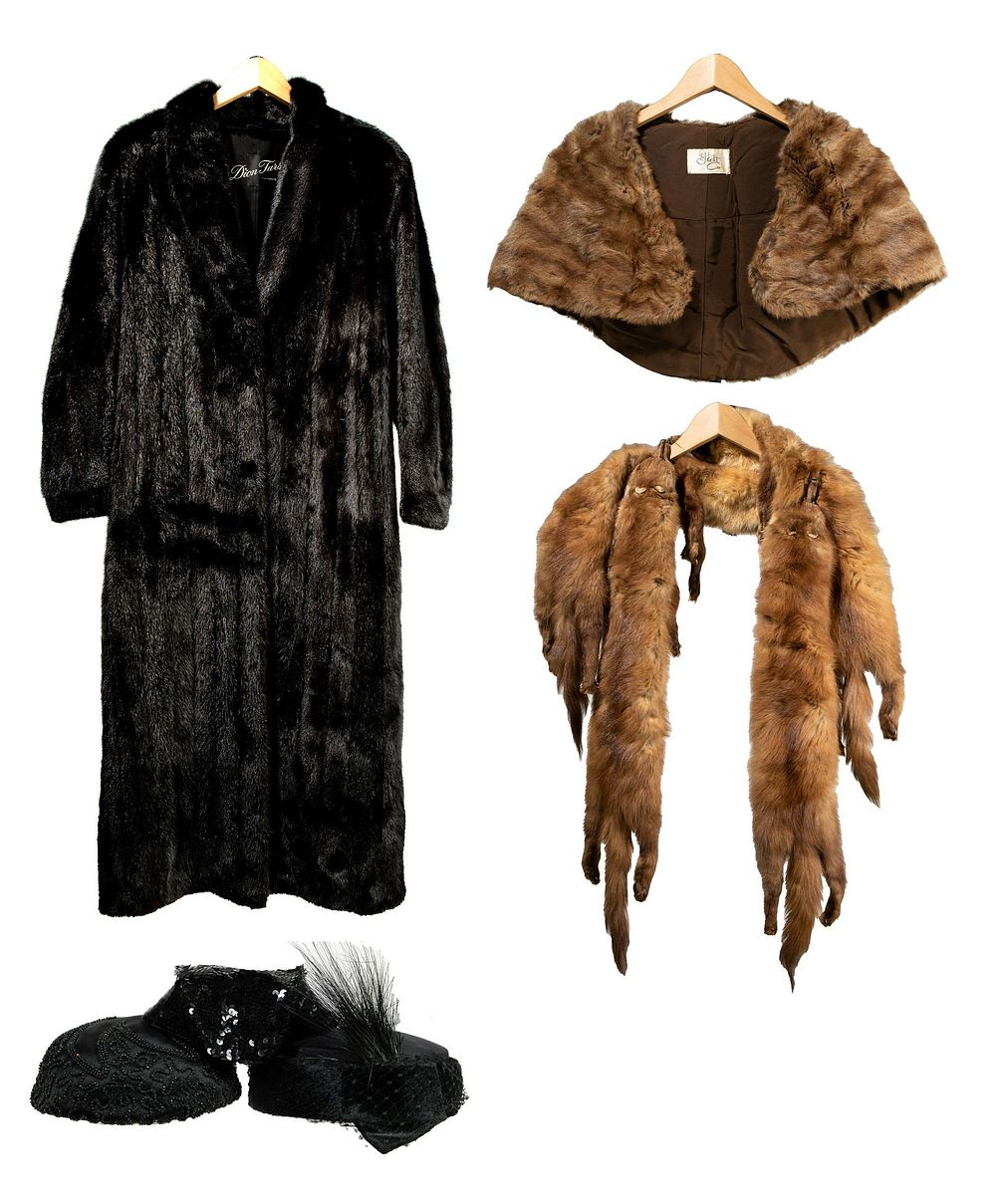 Lot 333: Fur Coat and Stole Assortment