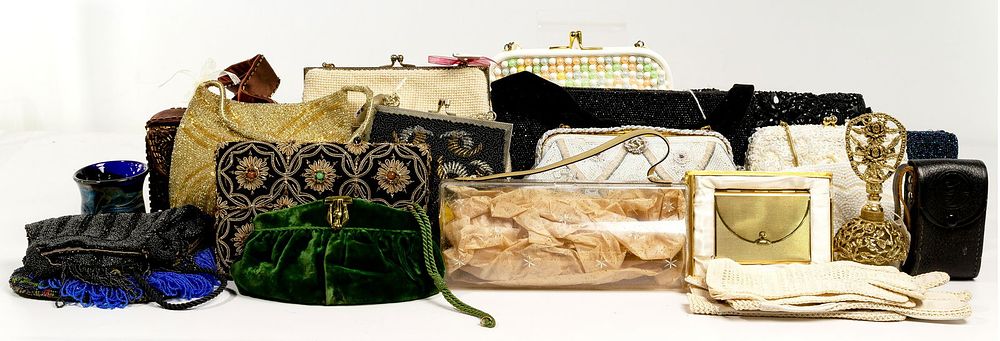 Lot 343: Handbag Assortment