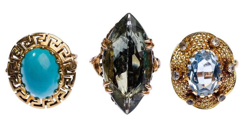 Lot 356: 18k Yellow Gold and Gemstone Ring Assortment