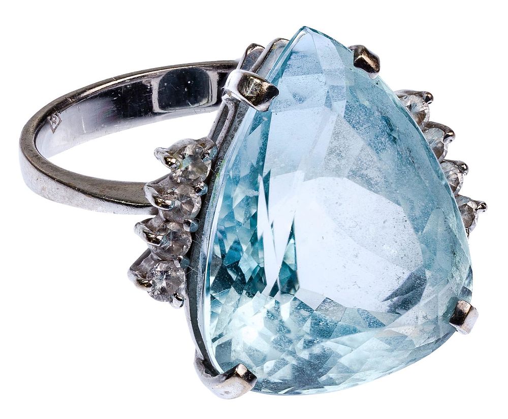 Lot 358: 18k White Gold, Aquamarine and Diamond Ring