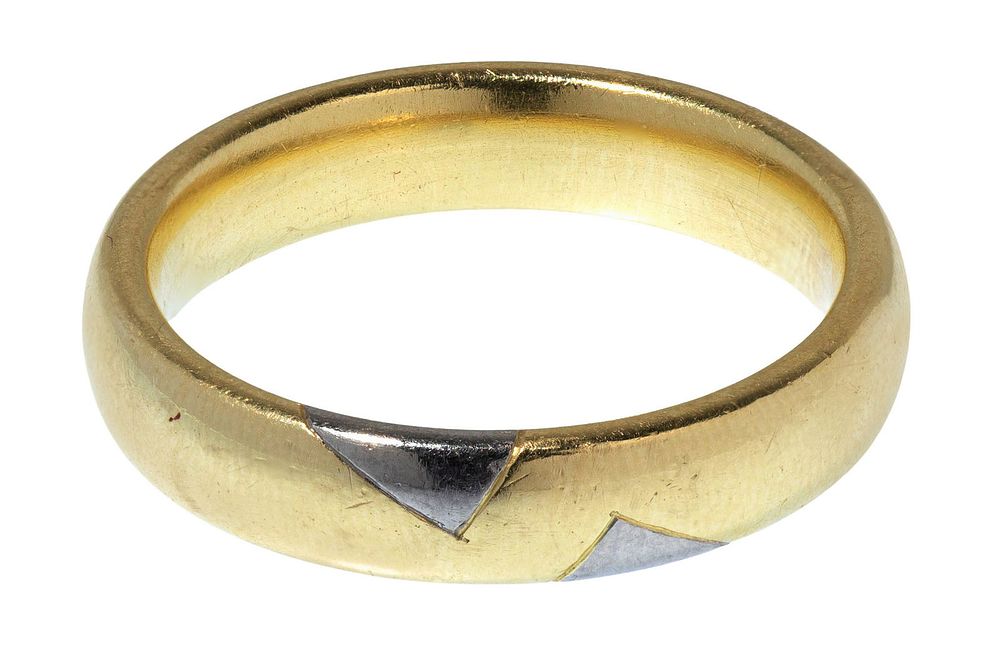 Lot 359: 18k Yellow and White Gold Band Ring