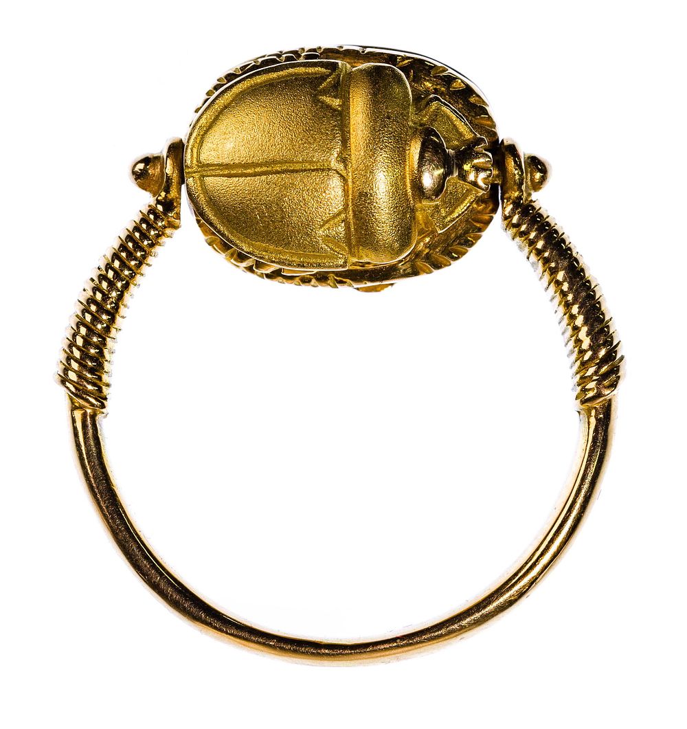 Lot 363: 18k Yellow Gold Scarab Ring