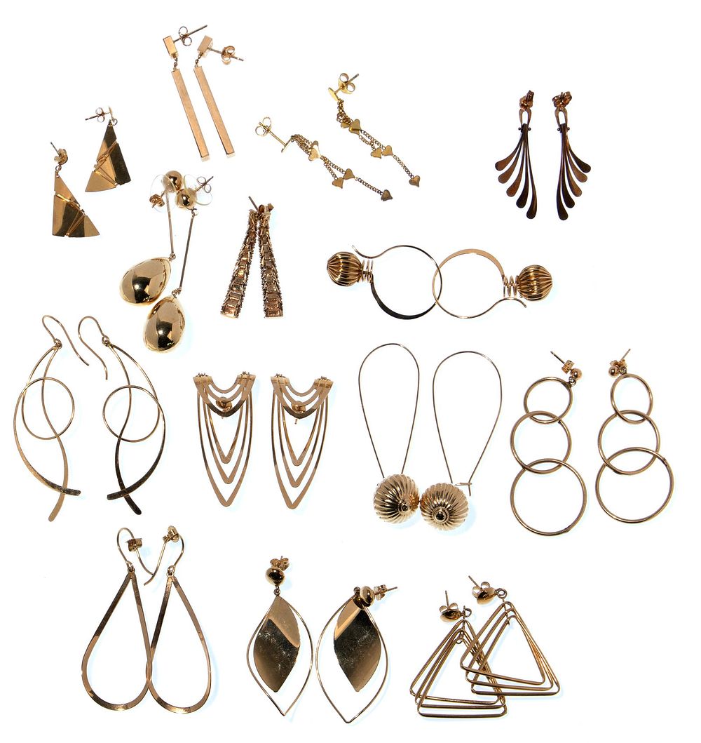 Lot 381: 14k Yellow Gold Drop Earring Assortment