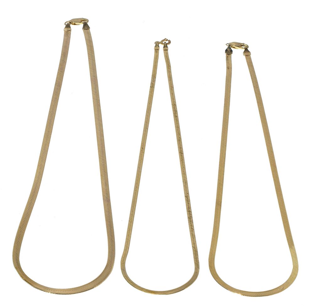 Lot 399: 14k Yellow Gold Herringbone Necklaces