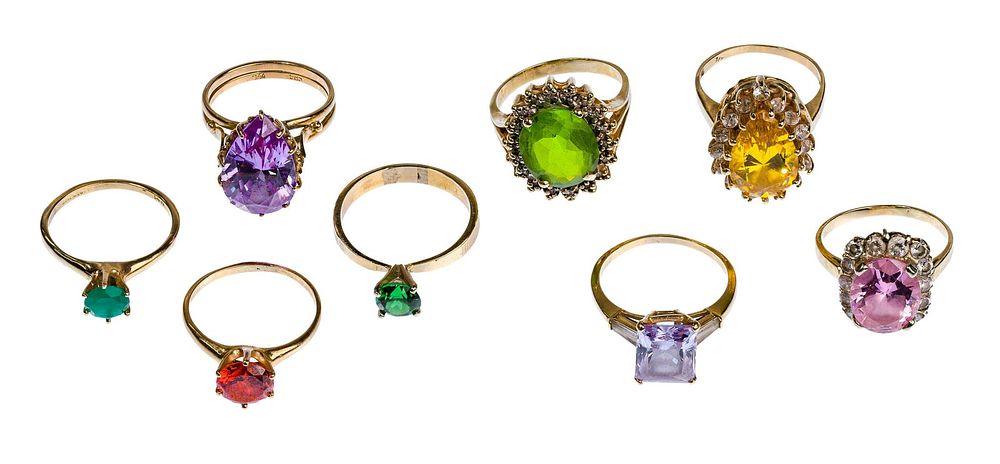 Lot 404: 14k Yellow Gold and Glass Ring Assortment