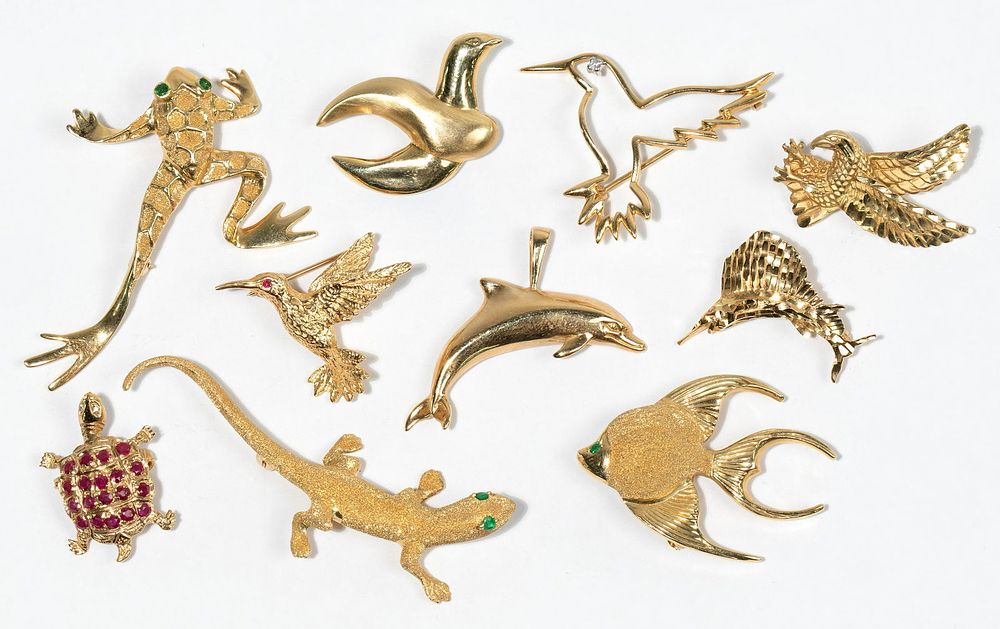 Lot 431: 14k Yellow Gold Animal Pin and Pendant Assortment