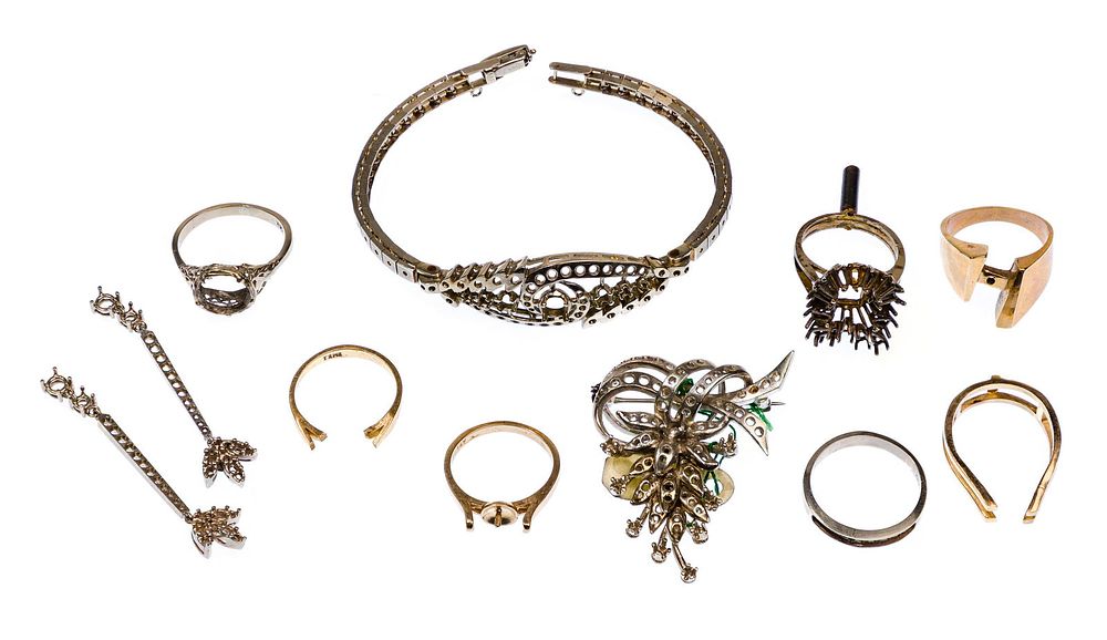Lot 432: 14k White and Yellow Gold Scrap Jewelry Assortment