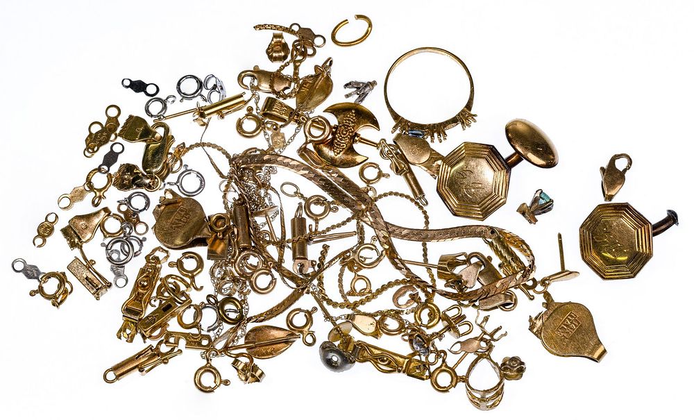 Lot 433: 14k Yellow and White Gold Scrap Jewelry Assortment