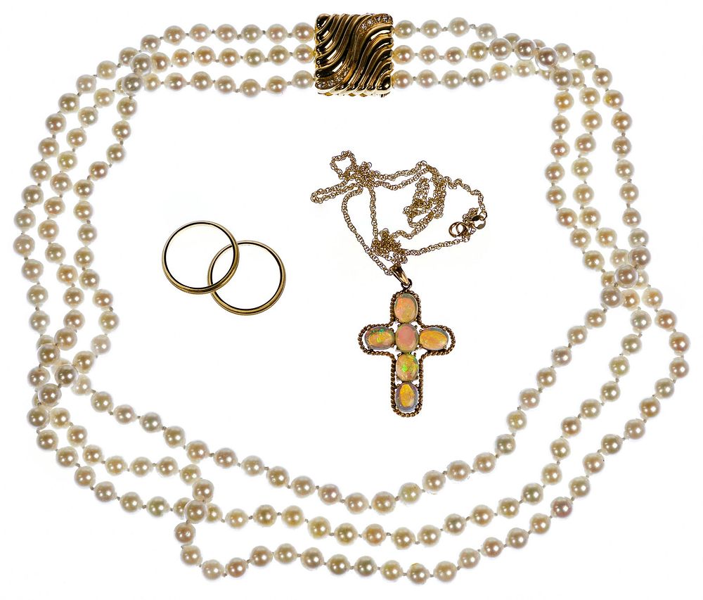 Lot 465: 18k and 14k Yellow Gold Jewelry Assortment