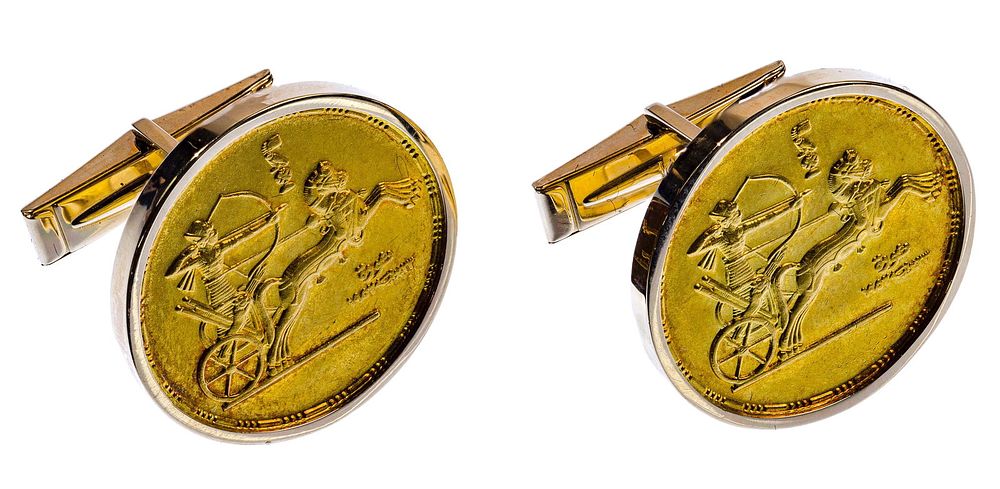 Lot 469: Egypt 1 Pound Gold Coin in 14k Gold Cufflink Set
