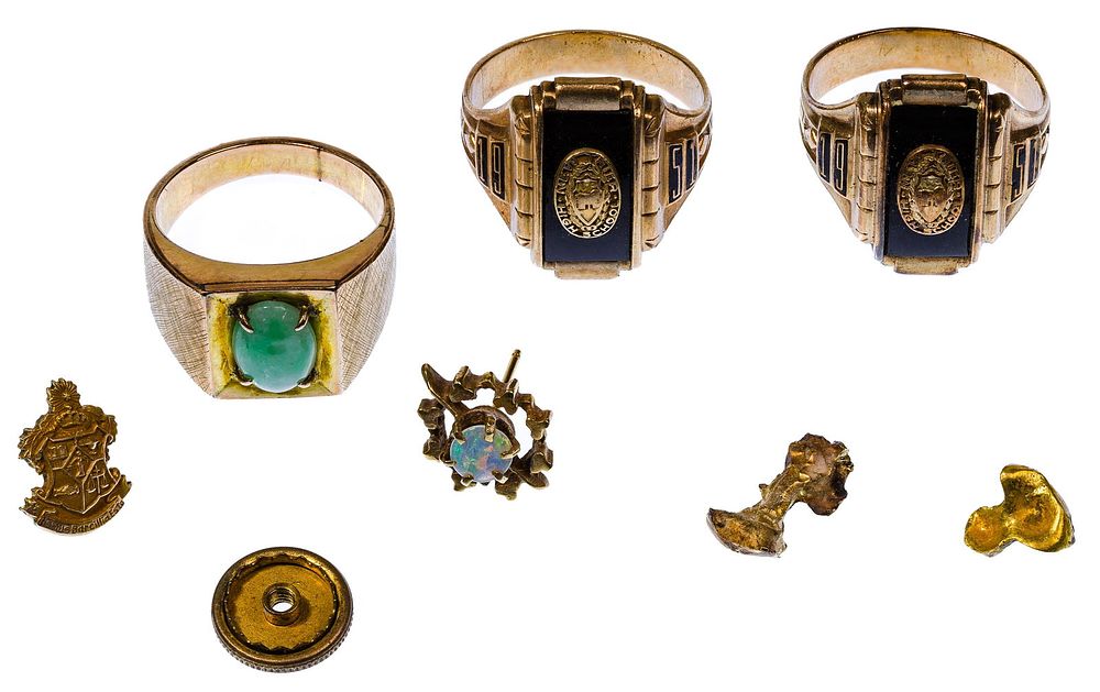 Lot 476: Mixed Gold Jewelry and Dental Gold Assortment