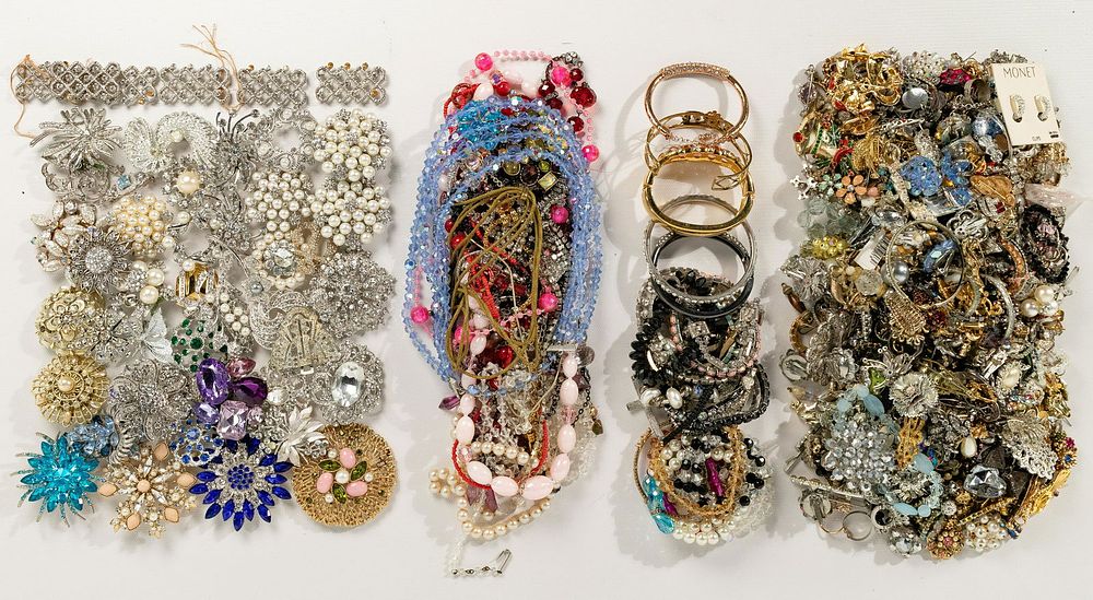Lot 511: Rhinestone Jewelry Assortment