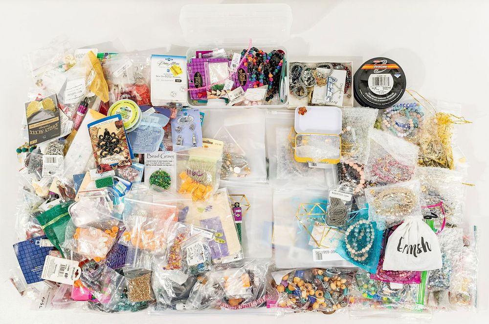 Lot 516: Costume and Craft Jewelry Assortment