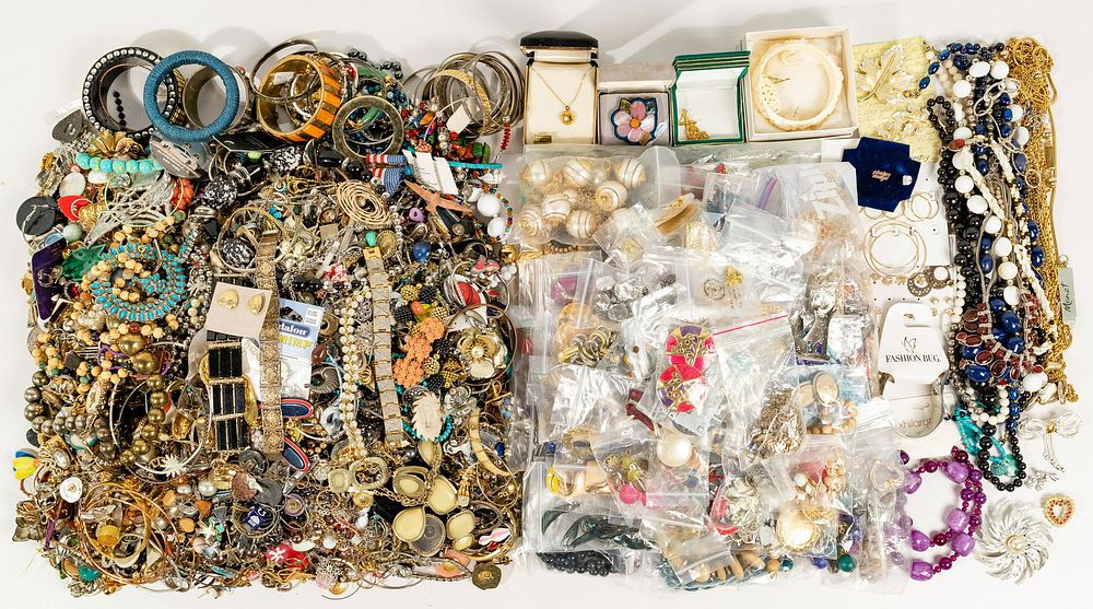 Lot 517: Costume Jewelry Assortment
