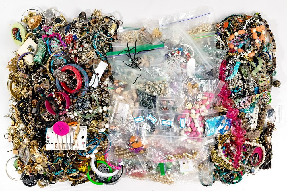 Lot 518: Costume Jewelry Assortment