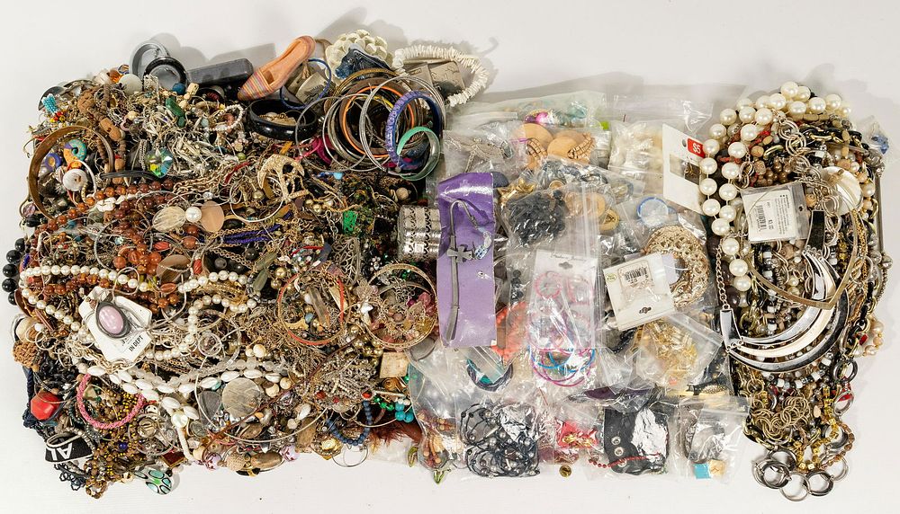 Lot 520: Costume Jewelry Assortment