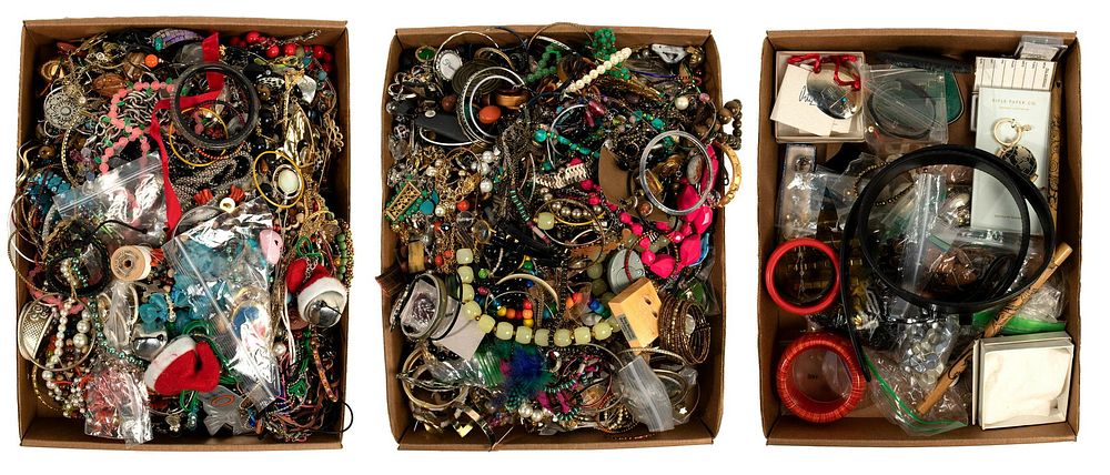 Lot 525: Costume Jewelry Assortment