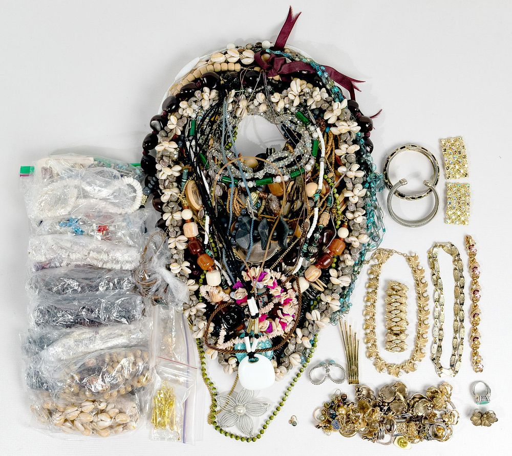 Lot 526: Costume Jewelry Assortment