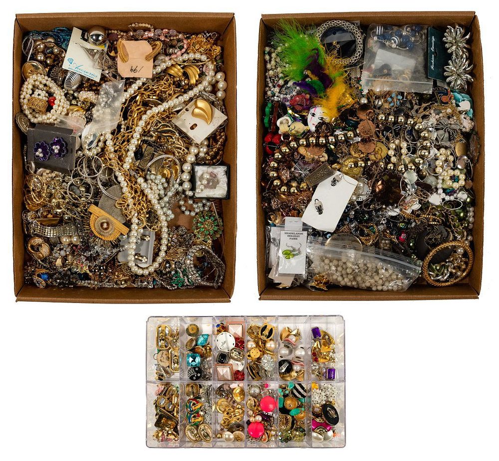 Lot 532: Rhinestone and Costume Jewelry Assortment
