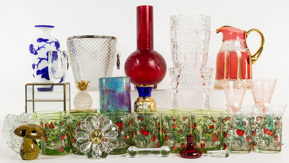 Lot 344: Crystal and Glass Assortment