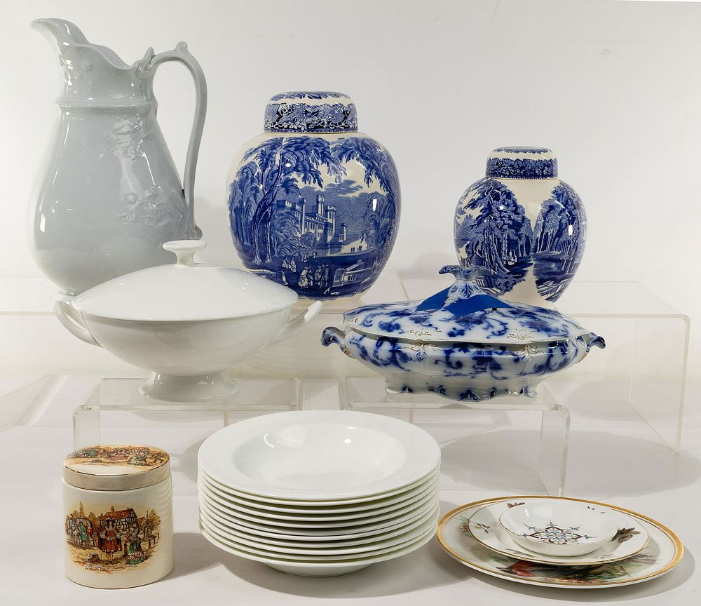 Lot 366: English Pottery Assortment