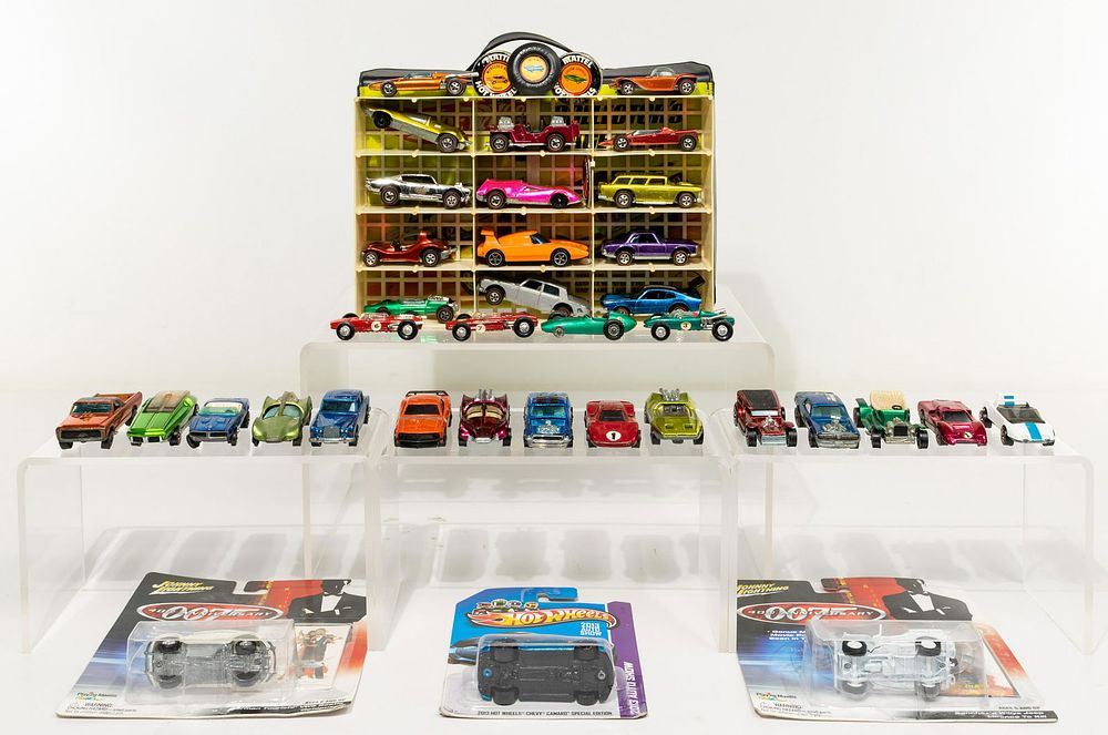 Lot 444: Hot Wheels Assortment