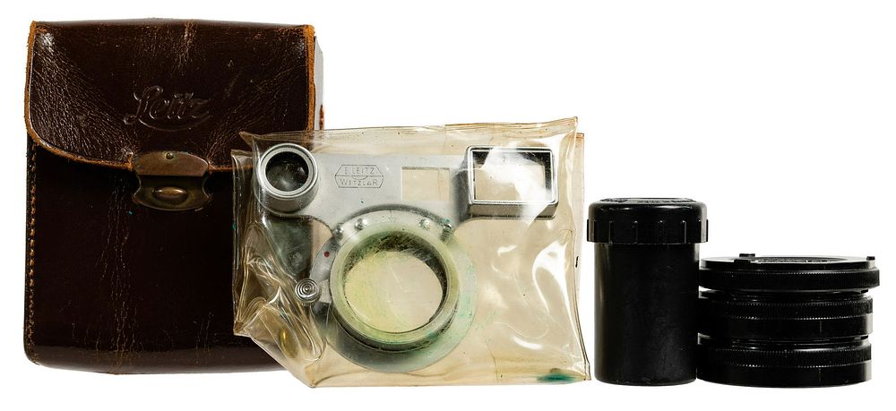 Lot 448: Carl Zeiss Lens and Leica Accessory Assortment