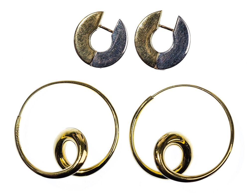 Lot 487: 18k Gold Pierced Earring Assortment