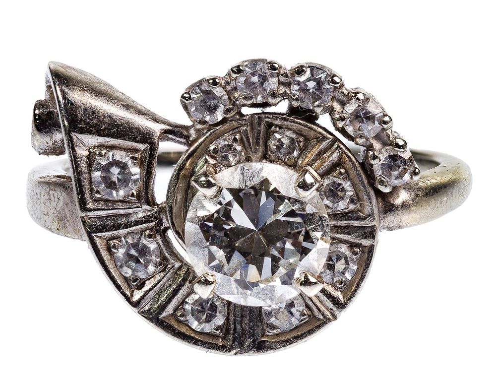 Lot 497: Orange Blossom 18k White Gold and Diamond Ring