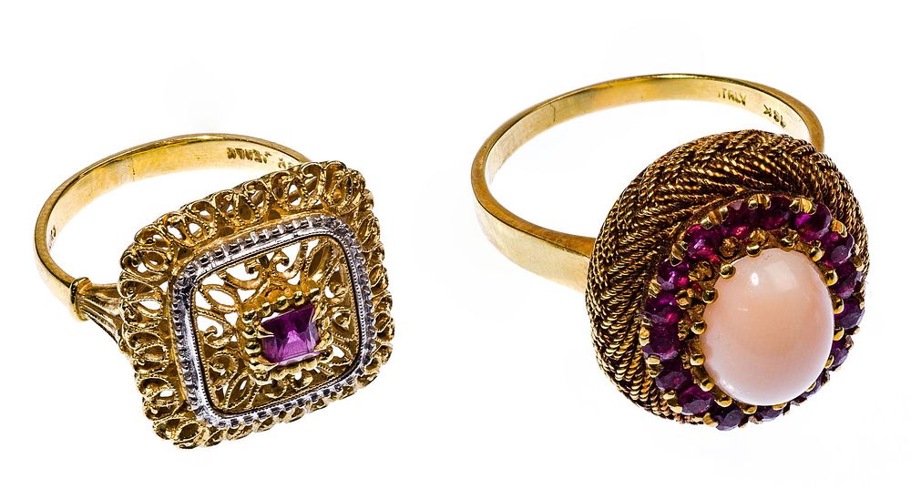 Lot 499: 18k Yellow Gold and Ruby Rings
