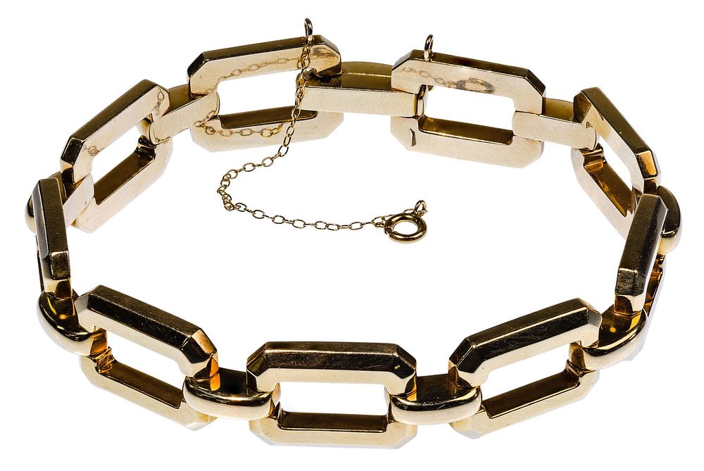 Lot 513: 14k Yellow Gold Link Bracelet