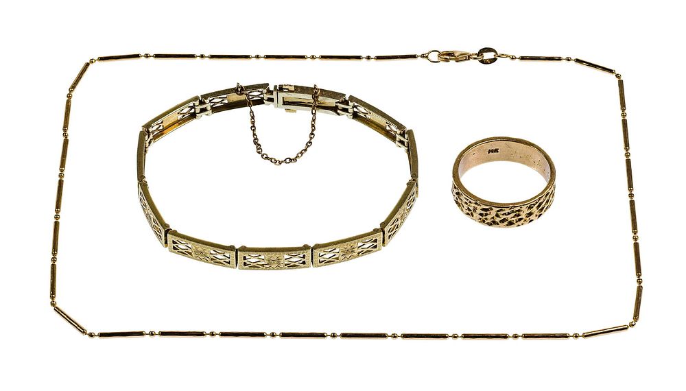 Lot 535: 14k Yellow Gold Jewelry Assortment