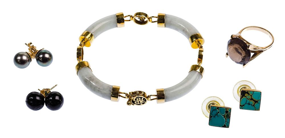 Lot 538: 14k Yellow Gold Jewelry Assortment