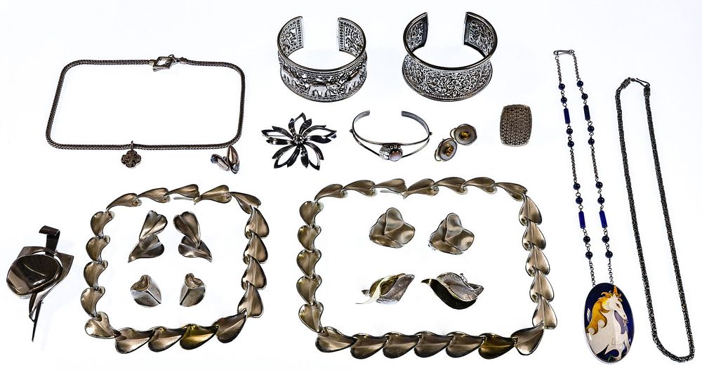 Lot 612: Sterling Silver Jewelry Assortment