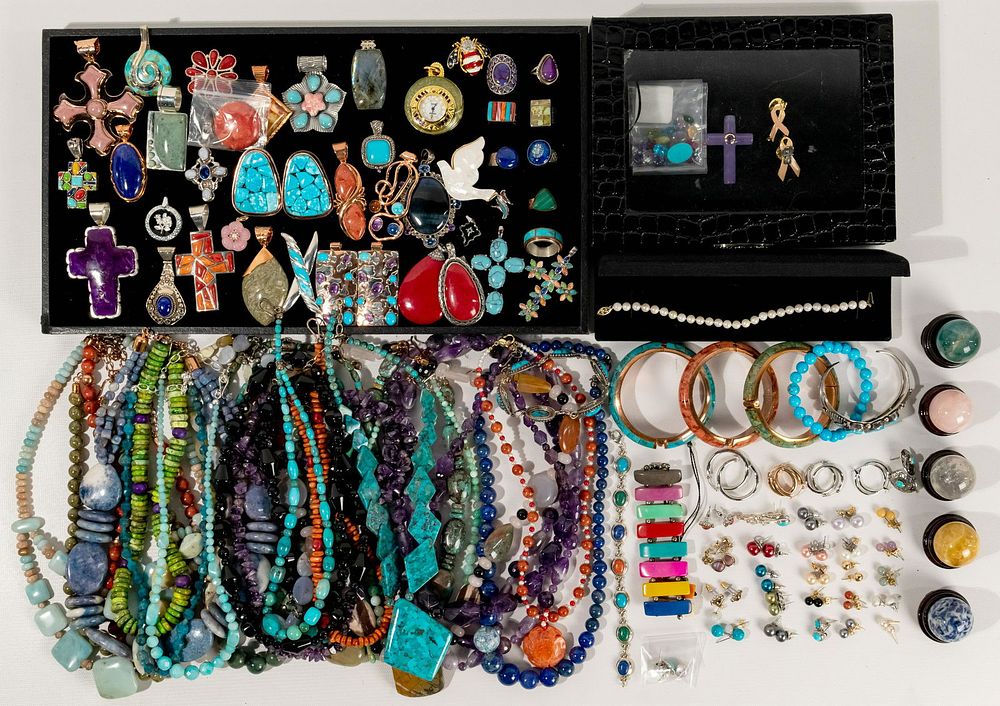 Lot 617: Gemstone and Stone Jewelry Assortment