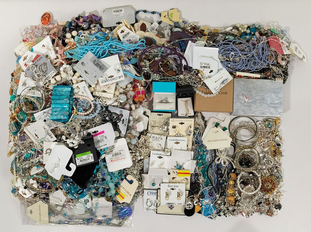 Lot 625: Costume Jewelry Assortment