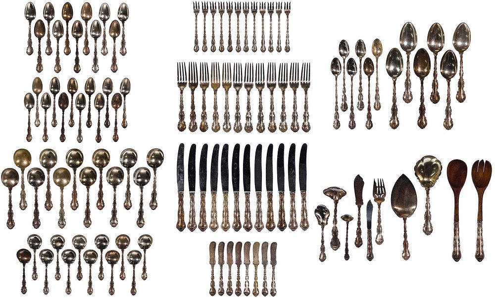 Lot 654: Gorham 'Strasbourg' Sterling Silver Flatware Service