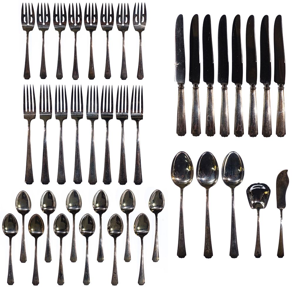 Lot 661: Wedlich 'Bridal' Sterling Silver Flatware Service