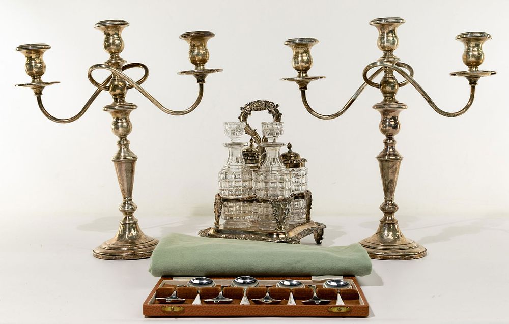 Lot 670: Sterling Silver and Silverplate Object Assortment